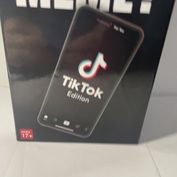What Do You Meme? Party Card Game Tik Tok Edition TTG418 - Picture 2 of 9